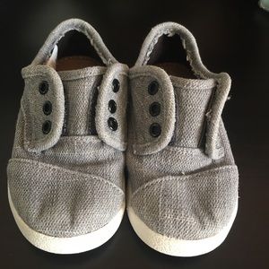 Boys canvas gray TOMS.